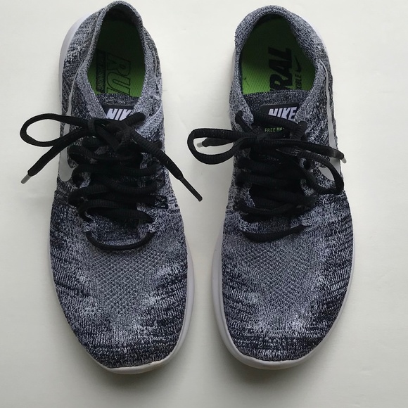 Nike Women’s Size 7 Black White Free Flyknit Running Sneakers - Picture 4 of 6